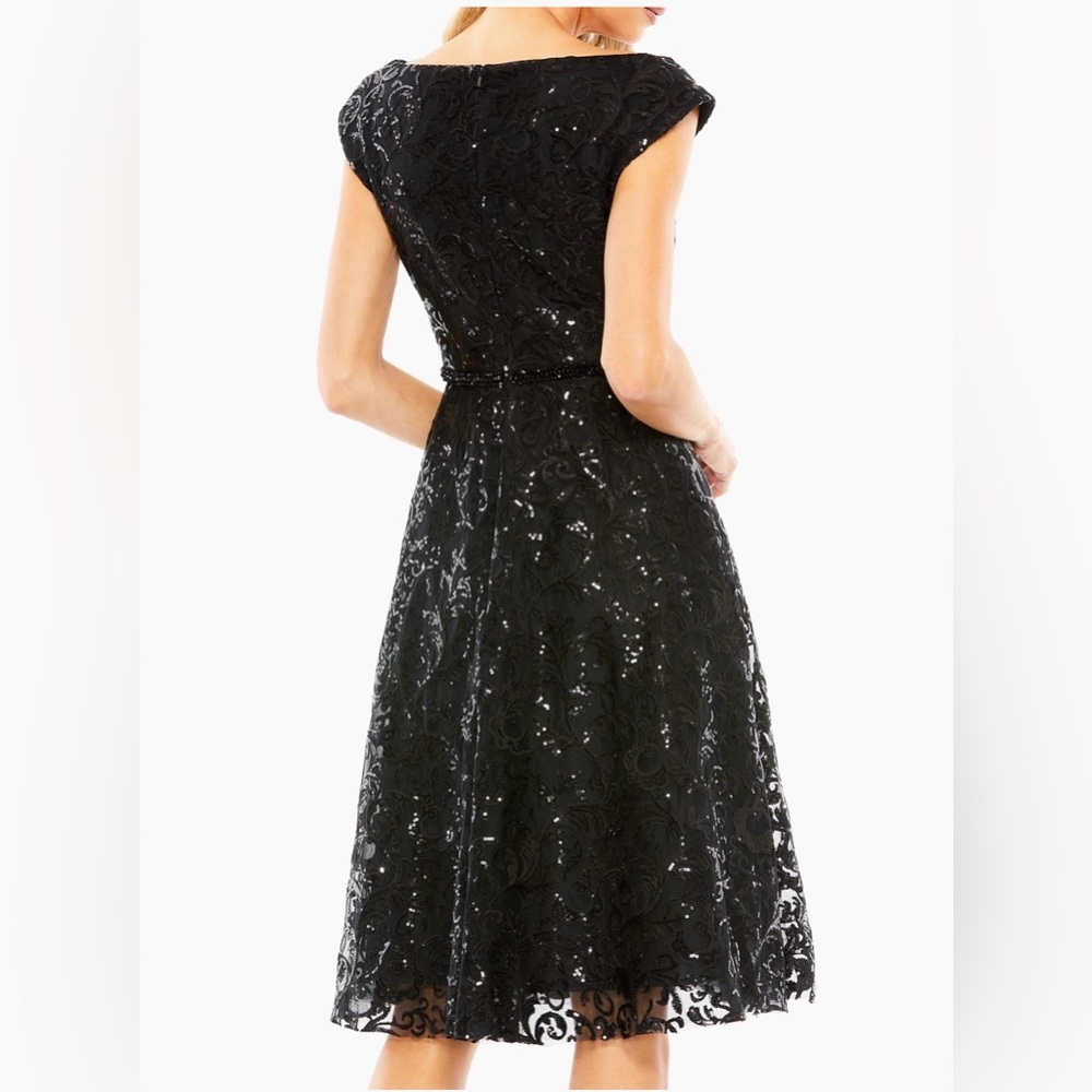 Mac Duggal SEQUINED V NECK CAP SLEEVE DRESS, Black, 68012 - Picture 4 of 13